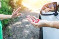 Image of Hati-hati dengan orang asing