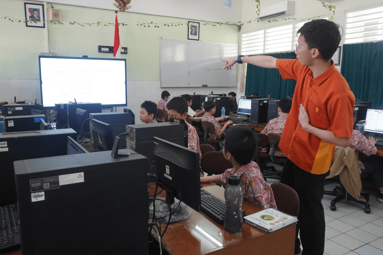 Coding Corner: Klik, Kode, Kelap-Kelip