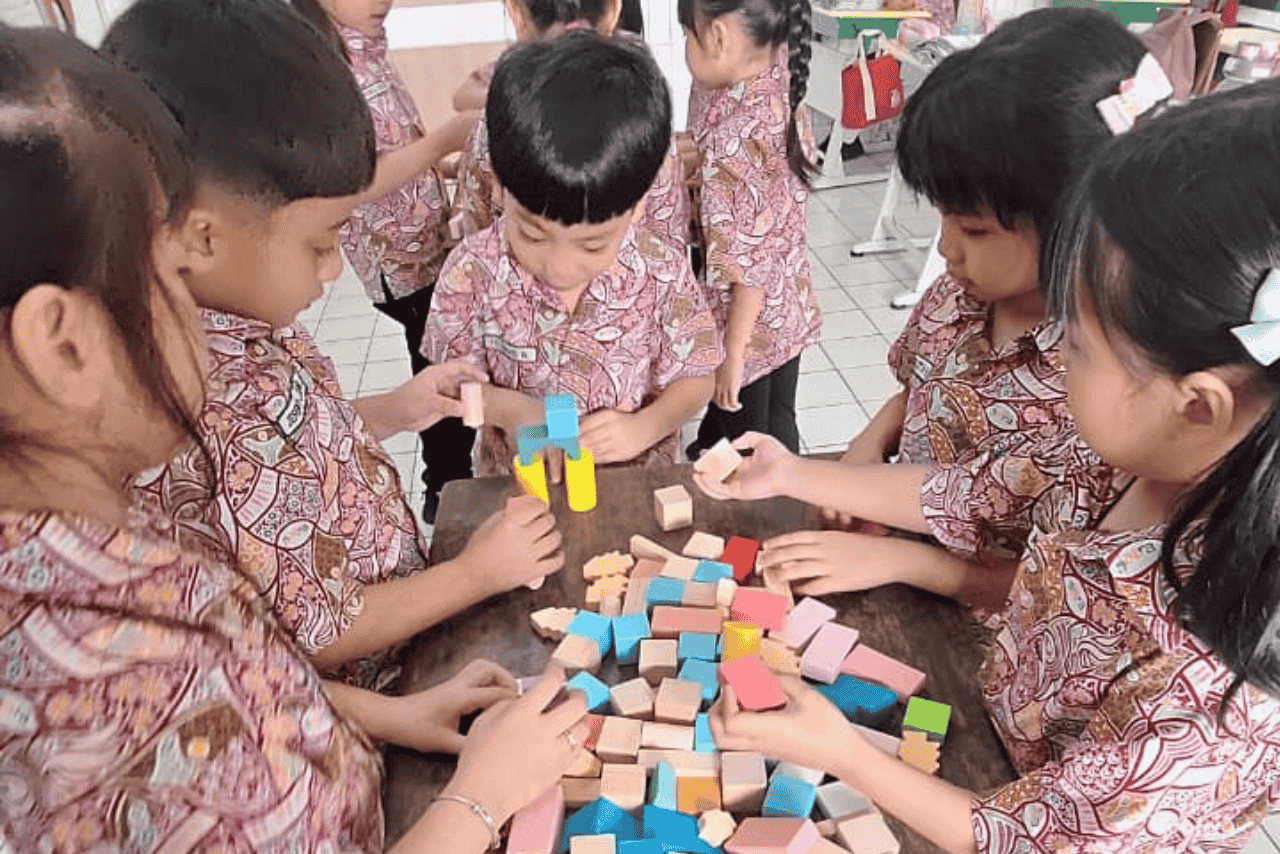 YEAY! WE ARE BACK TO SCHOOL!