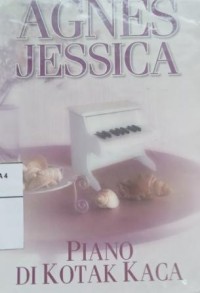Piano di kotak kaca